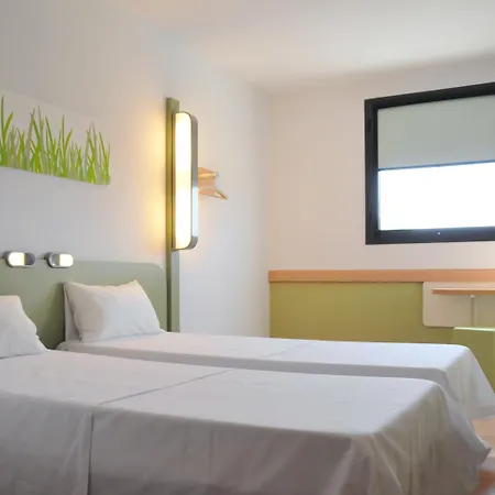Ibis Budget Costa Brava בית הארחה
