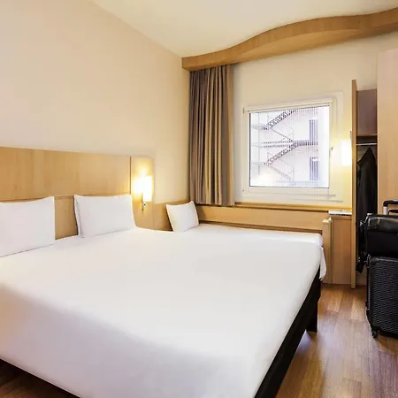 בית הארחה Ibis Budget Costa Brava ז'ירונה