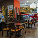 Ibis Budget Costa Brava ゲストハウス