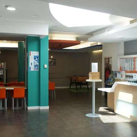 Ibis Budget Costa Brava ゲストハウス ジローナ