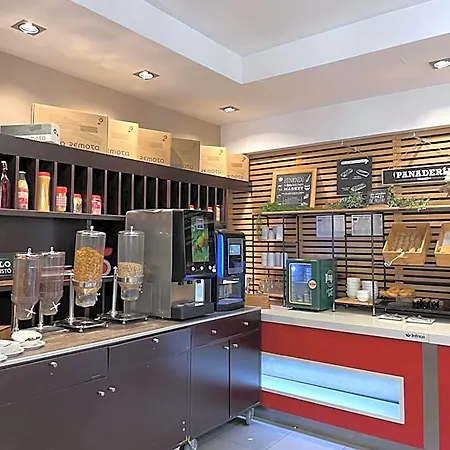 Guest house Ibis Budget Costa Brava 2*