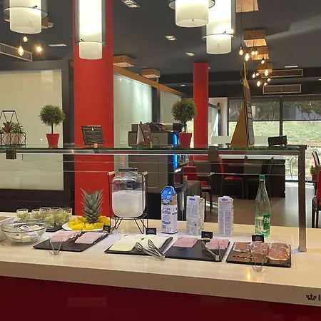 Πανσιόν Ibis Budget Costa Brava 2*