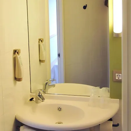 Ibis Budget Costa Brava Πανσιόν